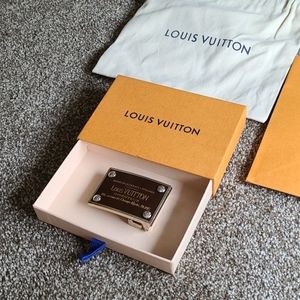 Louis VUITTON belt buckle
